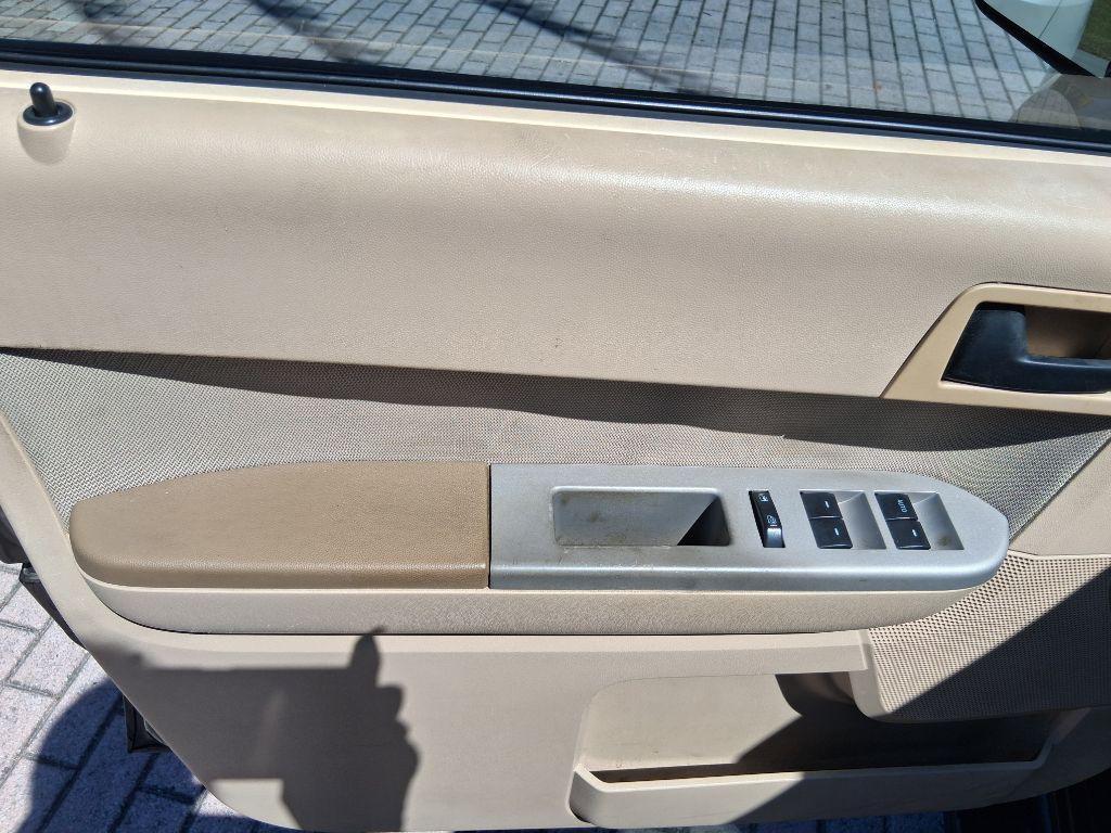 2011 Ford Escape Image 35