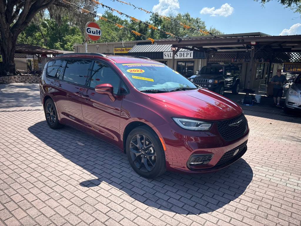 2022 Chrysler Pacifica Image 1