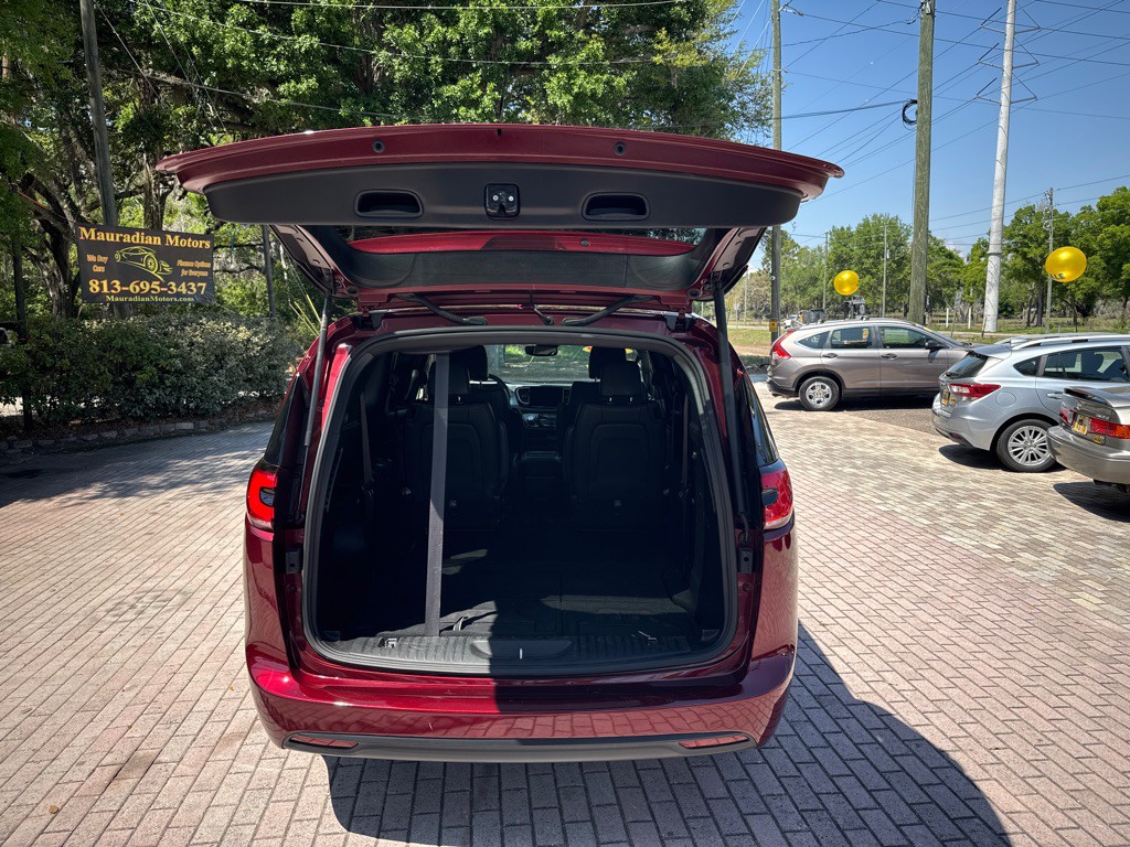 2022 Chrysler Pacifica Image 14
