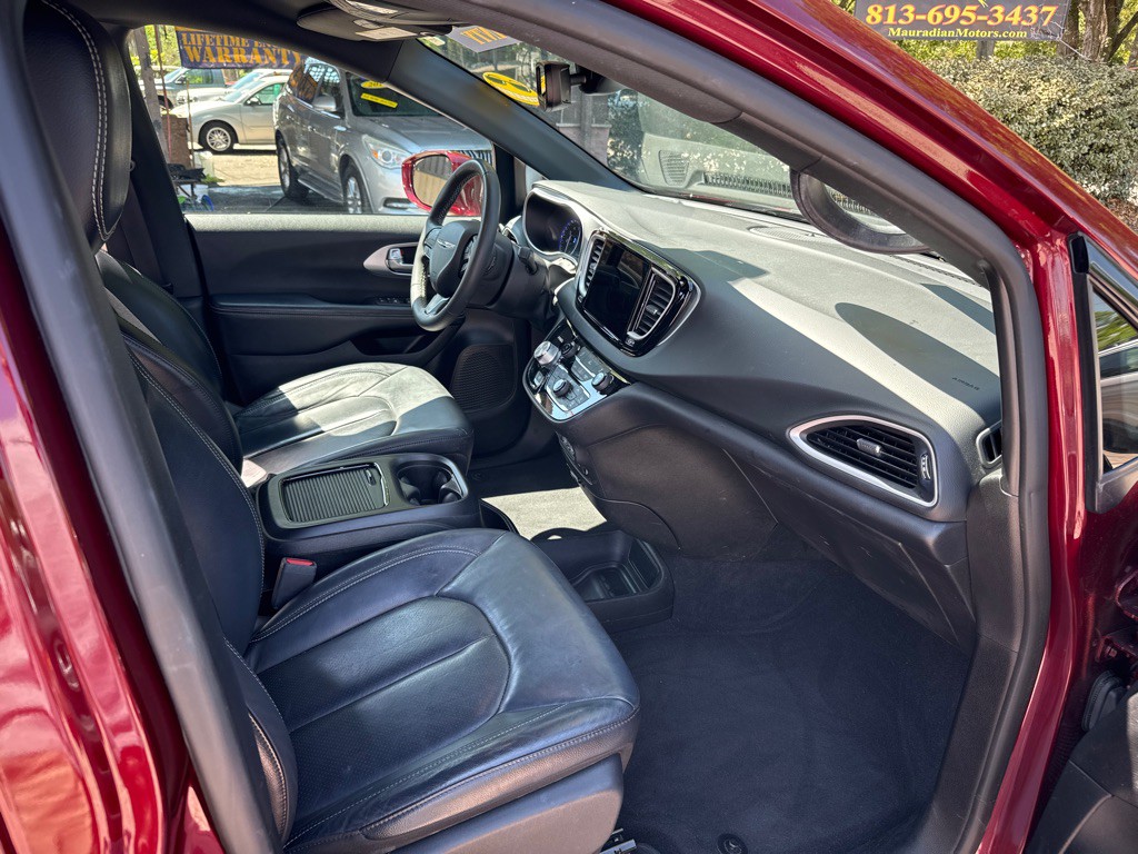 2022 Chrysler Pacifica Image 21