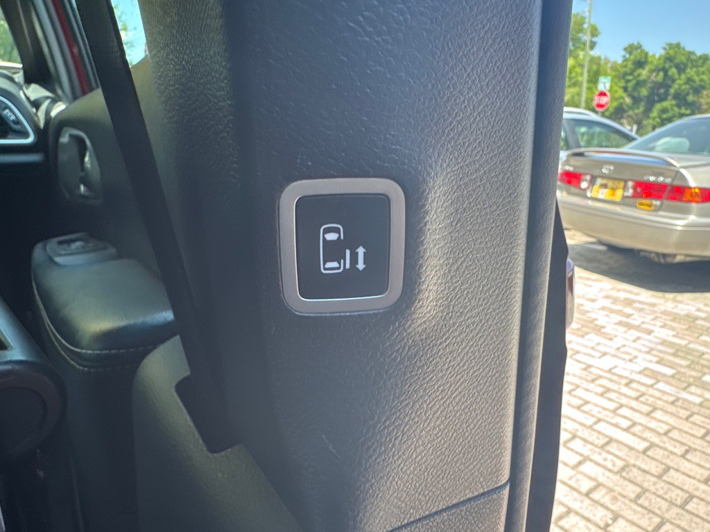 2022 Chrysler Pacifica Image 28