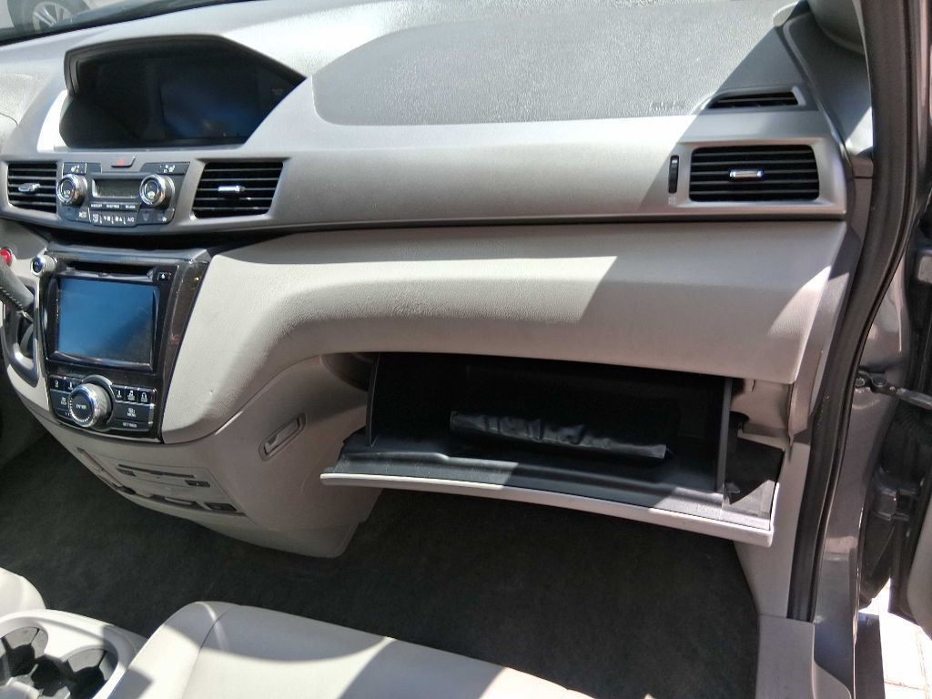 2016 Honda Odyssey Image 28