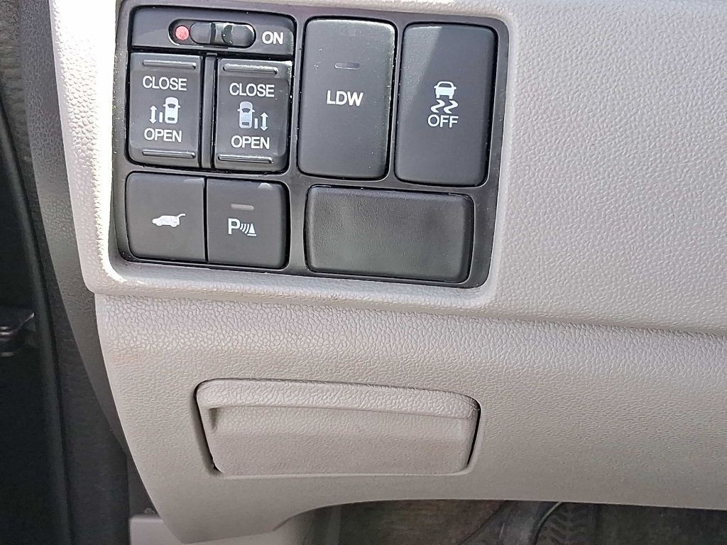 2016 Honda Odyssey Image 37