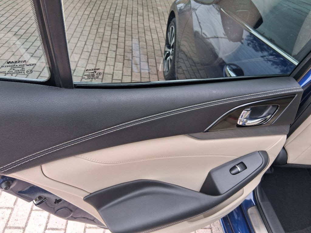 2017 Nissan Maxima Image 18