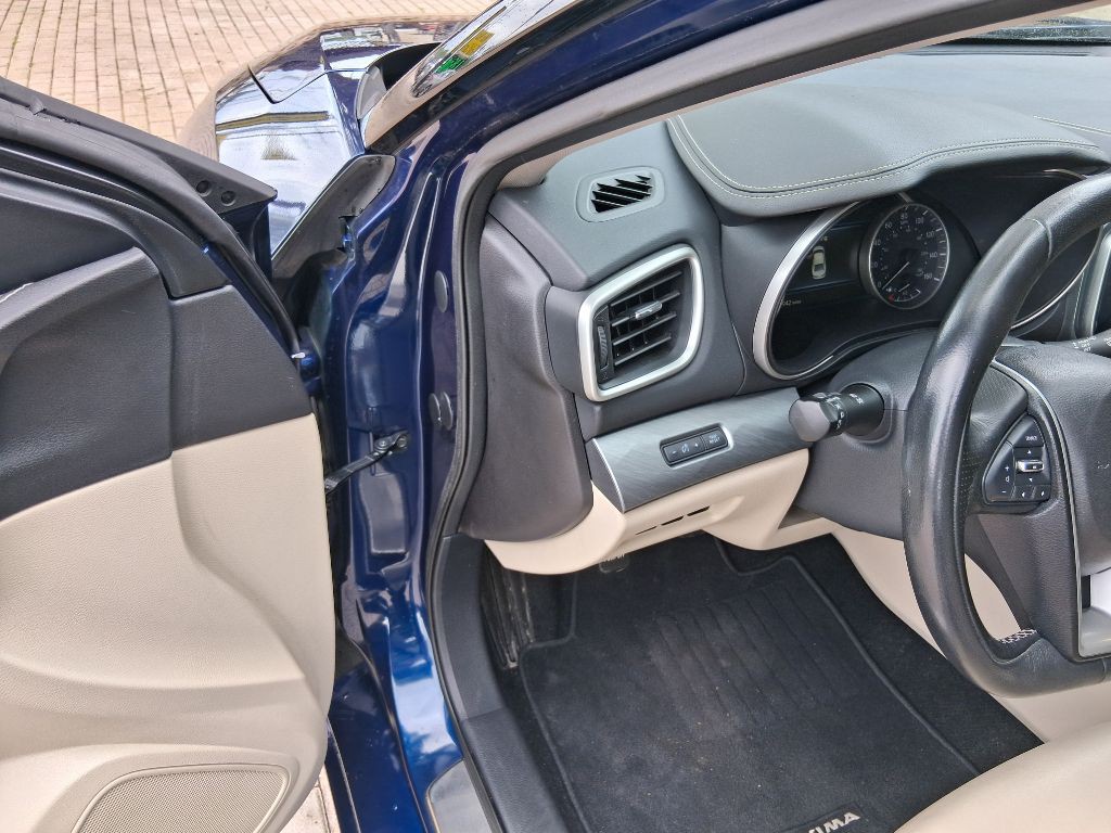 2017 Nissan Maxima Image 30
