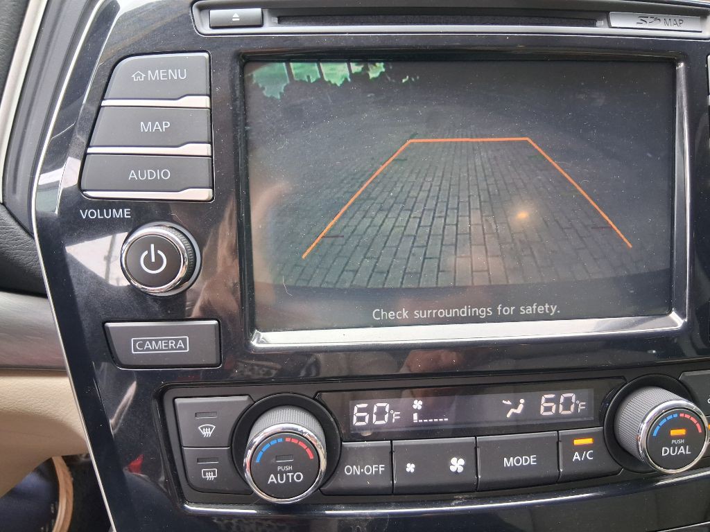 2017 Nissan Maxima Image 31