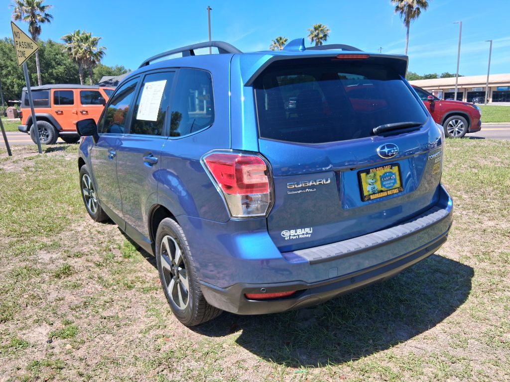 2017 Subaru Forester Image 4