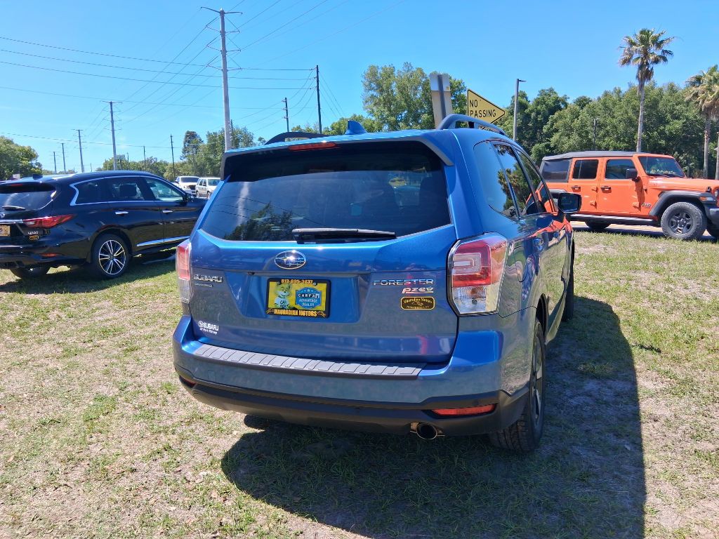 2017 Subaru Forester Image 7