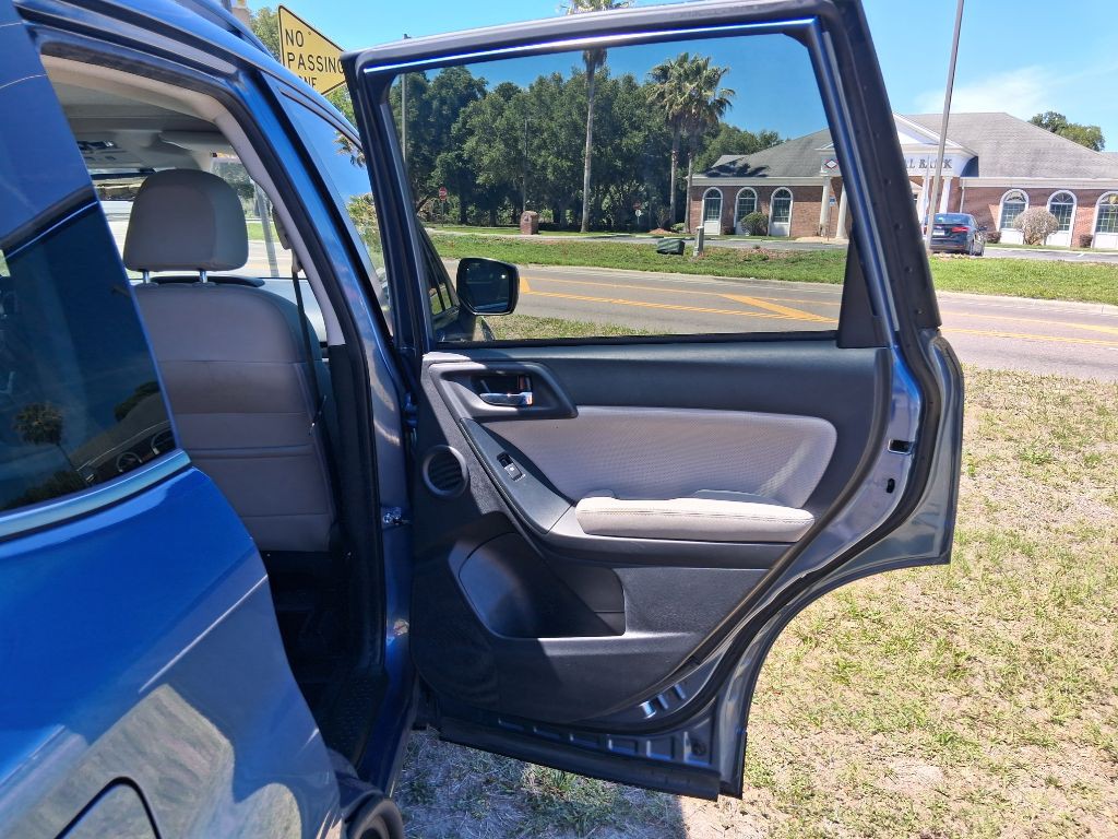 2017 Subaru Forester Image 14