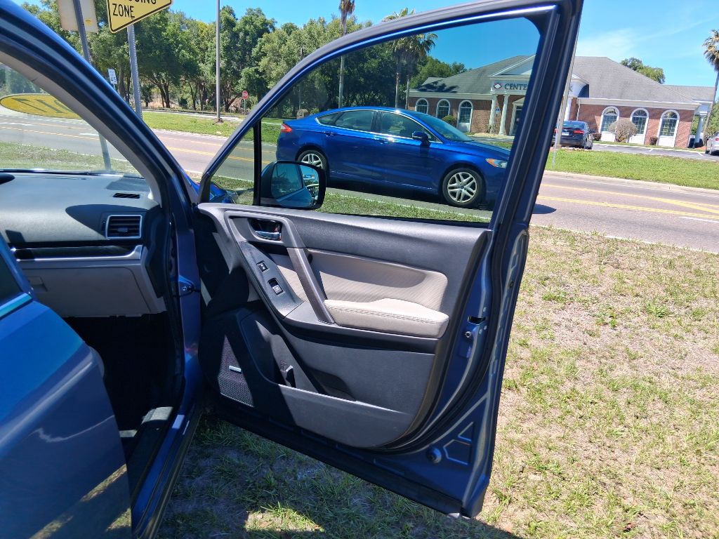 2017 Subaru Forester Image 17