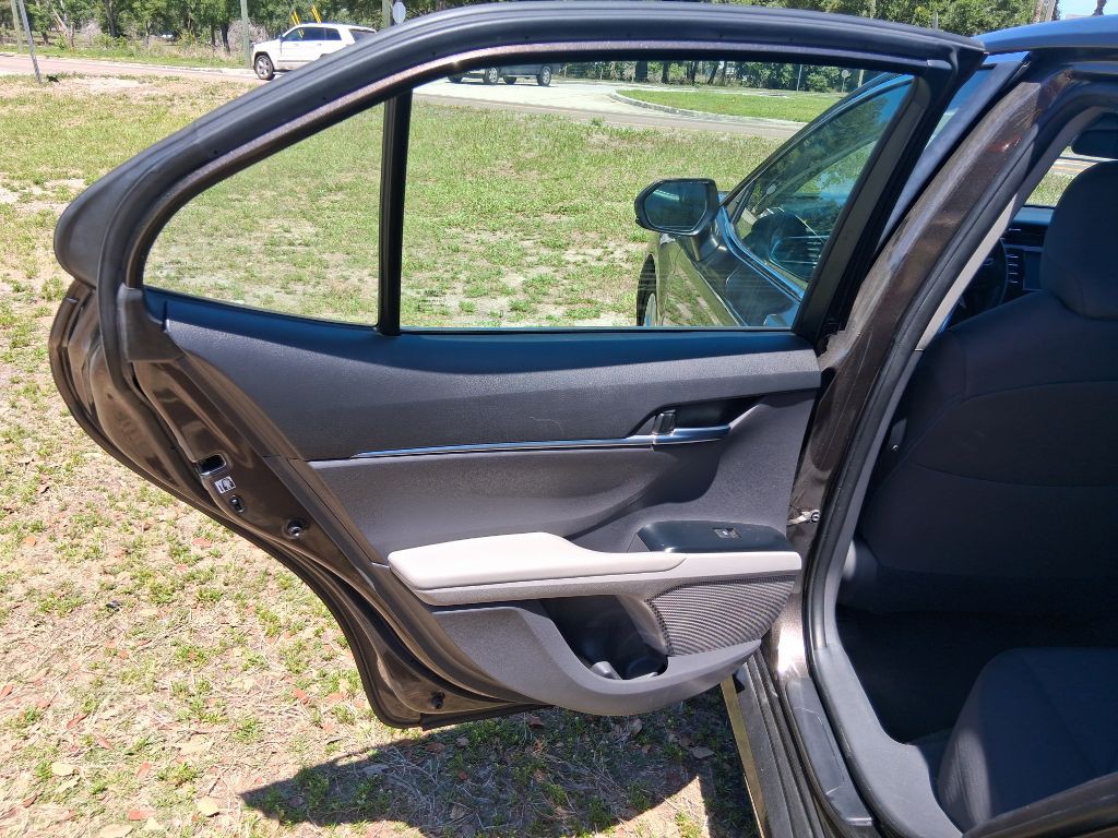 2018 Toyota Camry Image 11