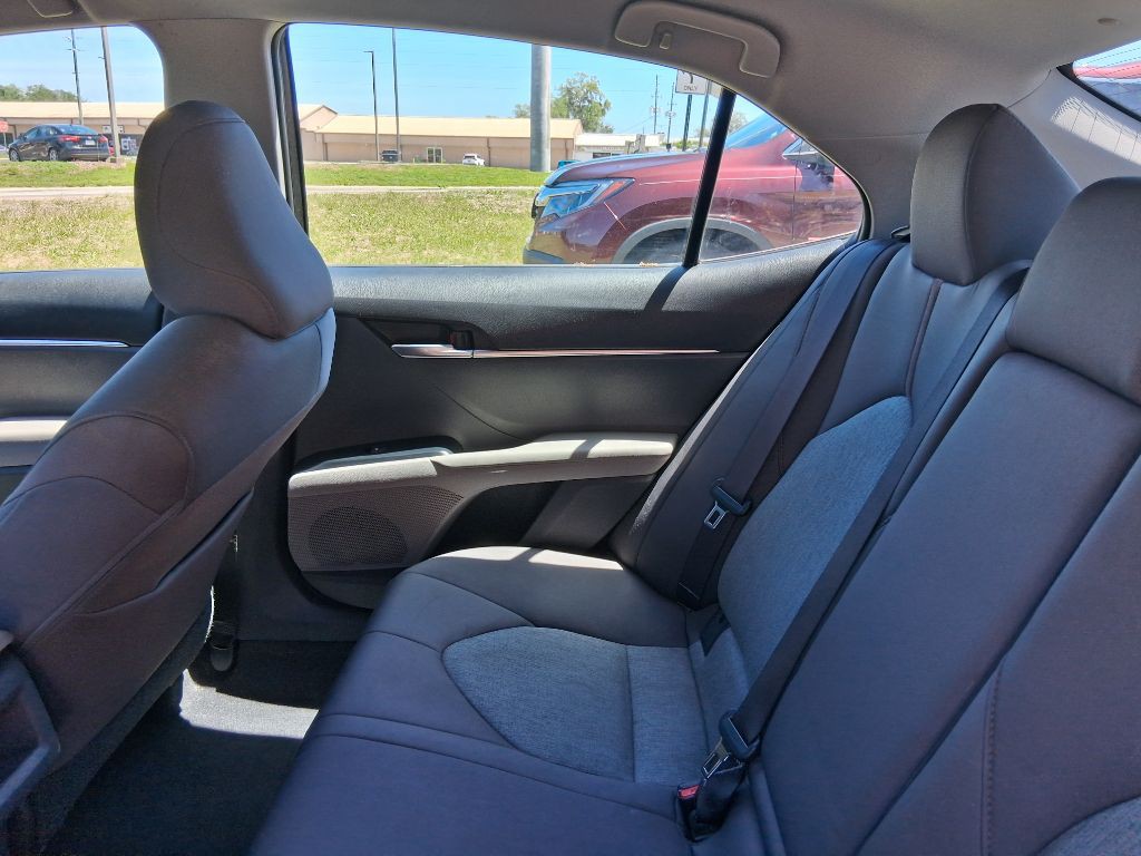 2018 Toyota Camry Image 12