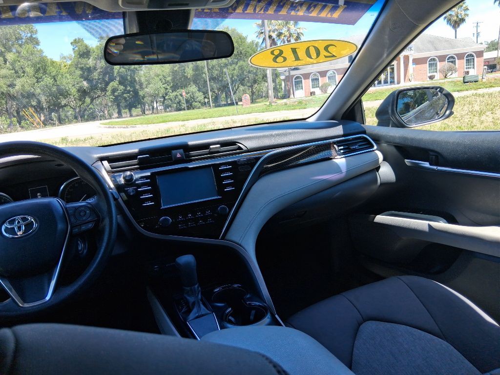 2018 Toyota Camry Image 14