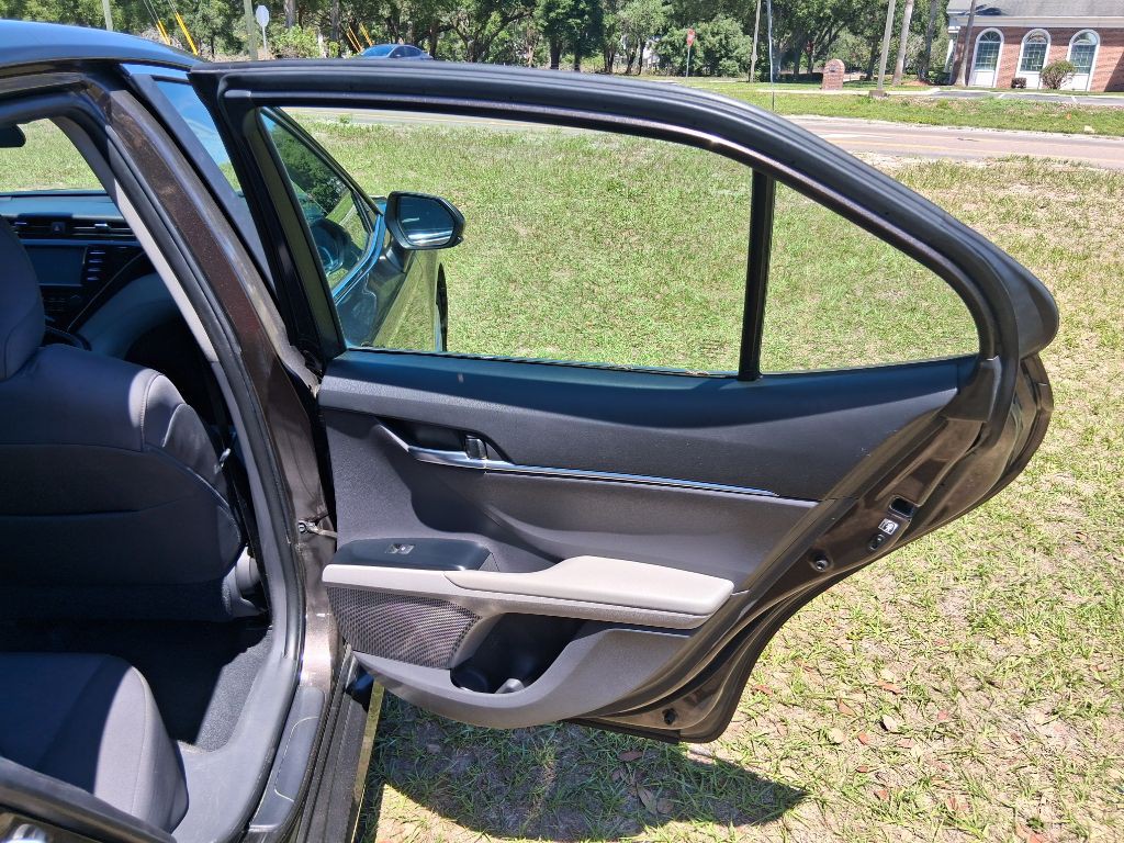 2018 Toyota Camry Image 15