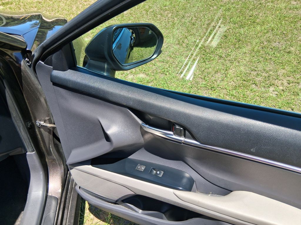 2018 Toyota Camry Image 17