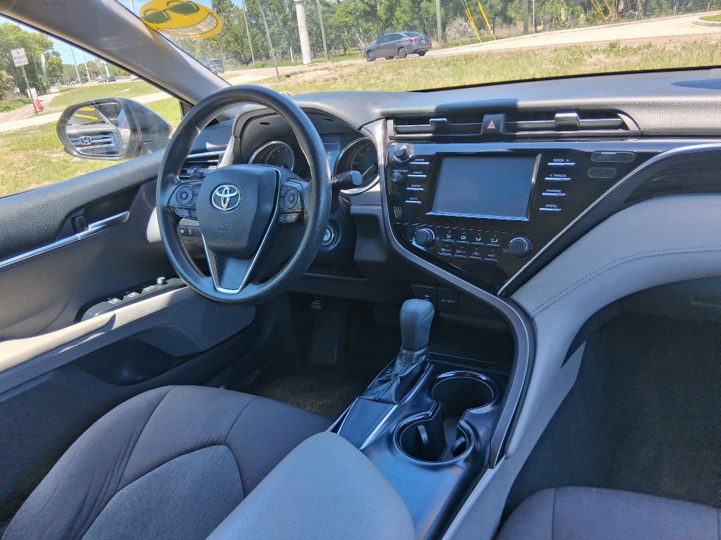 2018 Toyota Camry Image 18