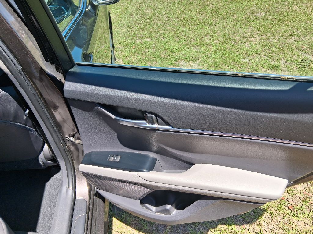 2018 Toyota Camry Image 19