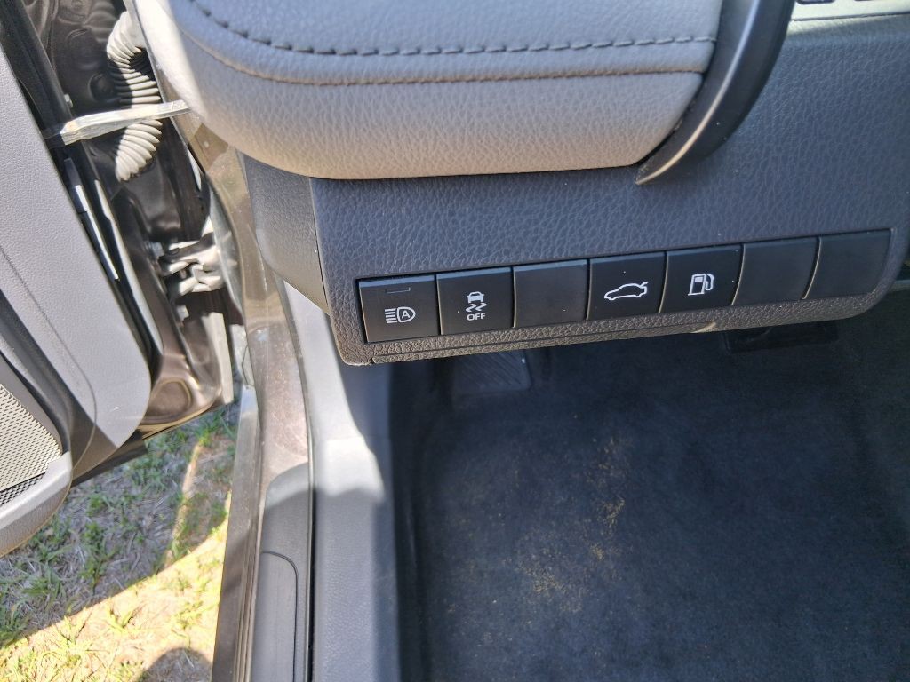 2018 Toyota Camry Image 20