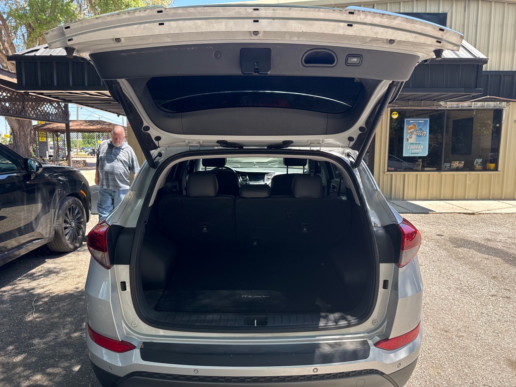 2016 Hyundai Tucson Image 11