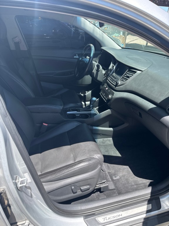 2016 Hyundai Tucson Image 17