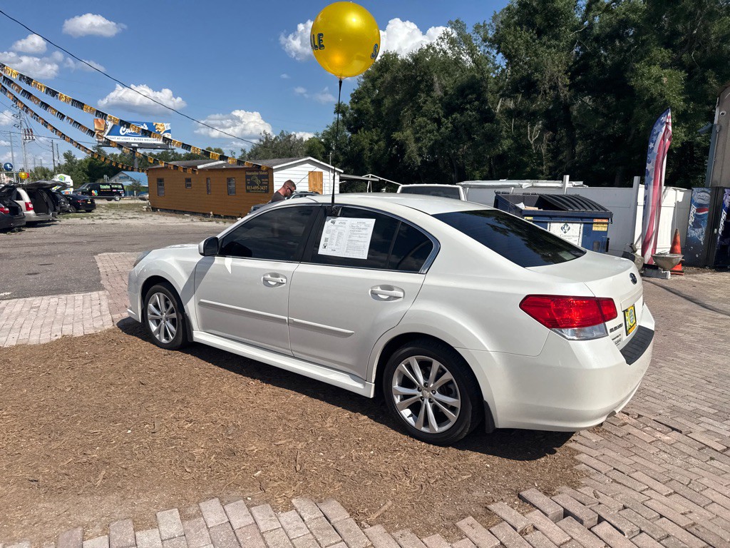 2013 Subaru Legacy Image 6