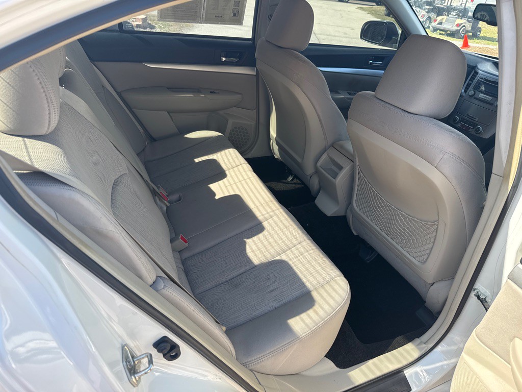 2013 Subaru Legacy Image 16