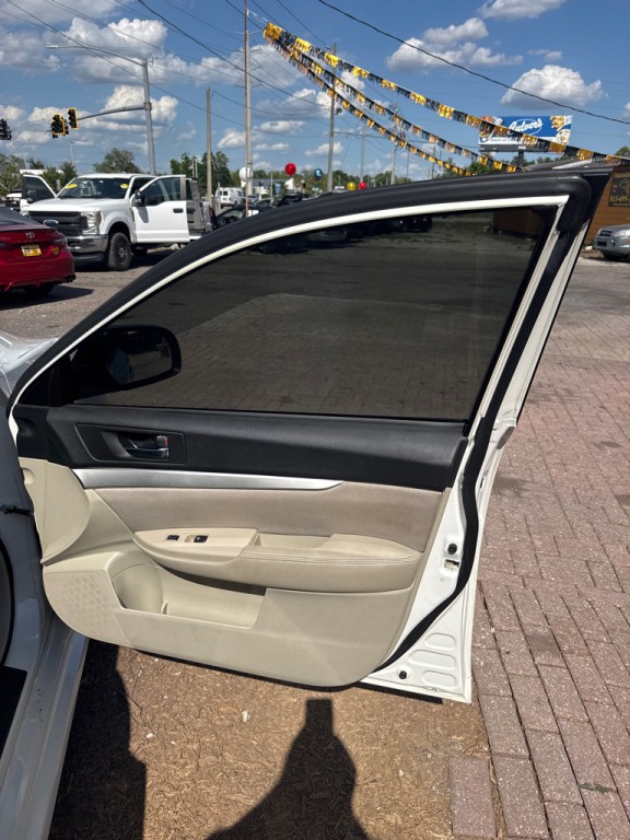2013 Subaru Legacy Image 18