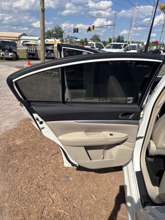 2013 Subaru Legacy Image 21