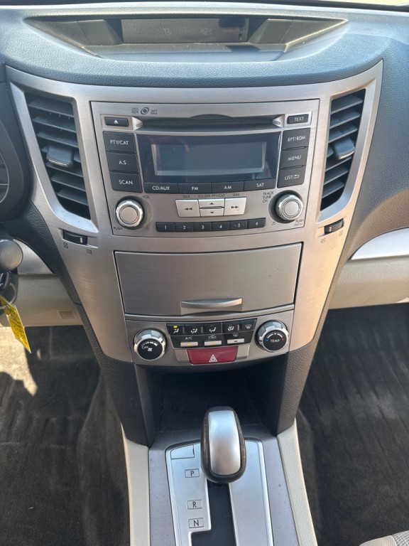 2013 Subaru Legacy Image 27