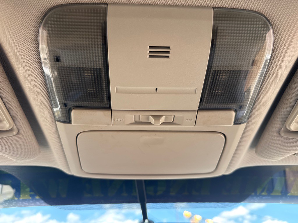 2013 Subaru Legacy Image 31