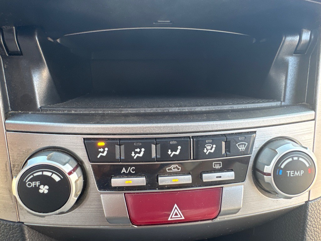 2013 Subaru Legacy Image 32