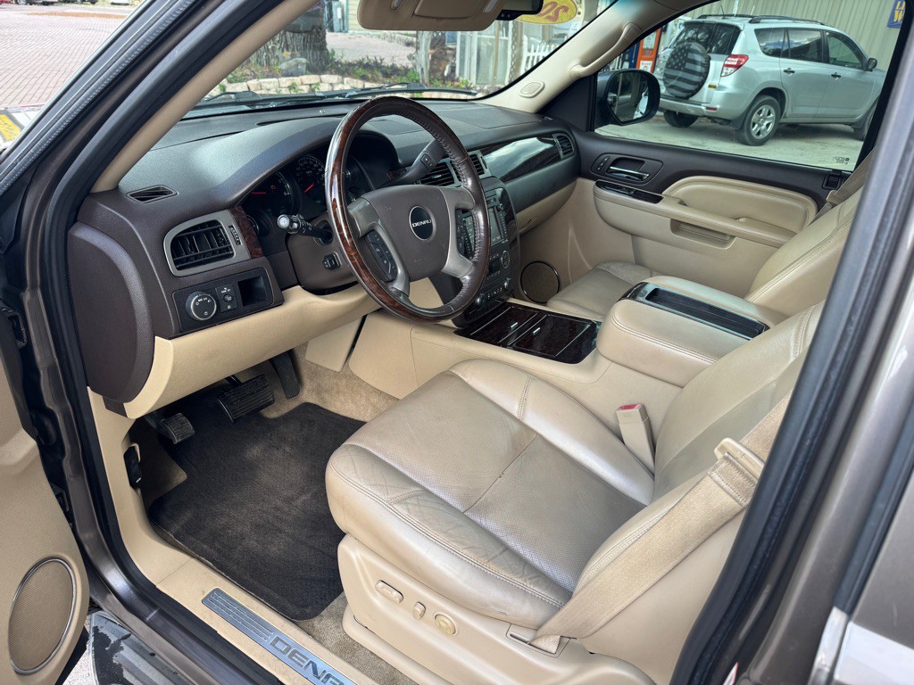 2013 GMC Yukon Image 32