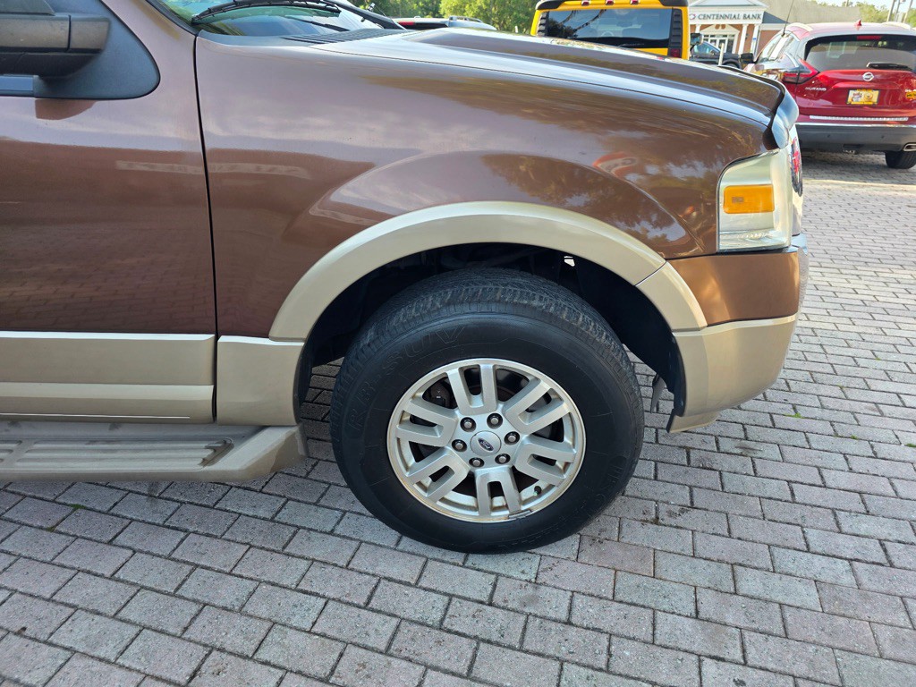 2011 Ford Expedition Image 12