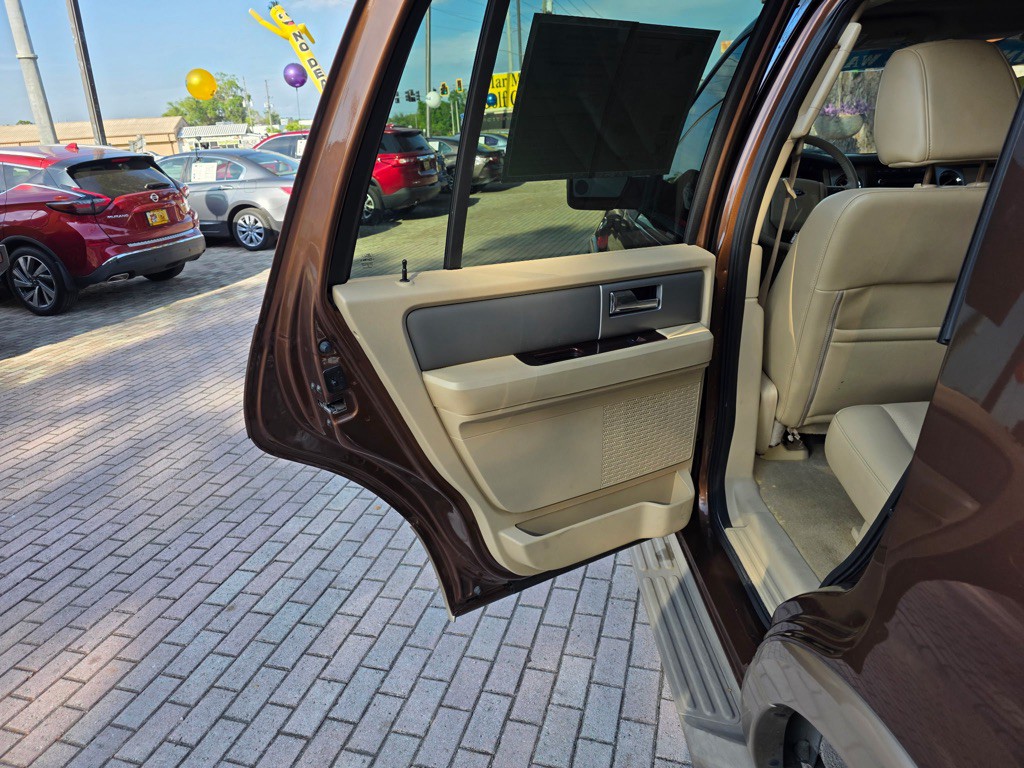2011 Ford Expedition Image 15