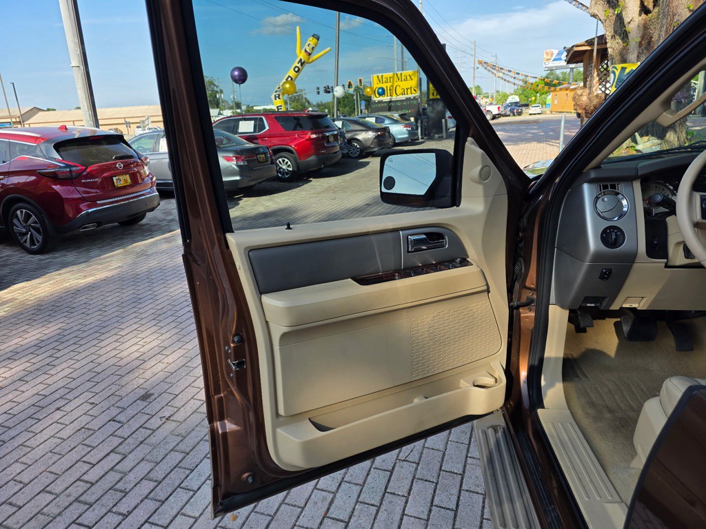 2011 Ford Expedition Image 16