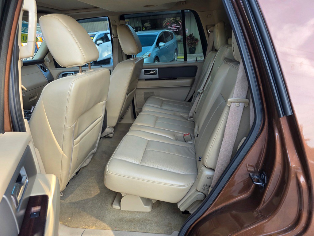 2011 Ford Expedition Image 17