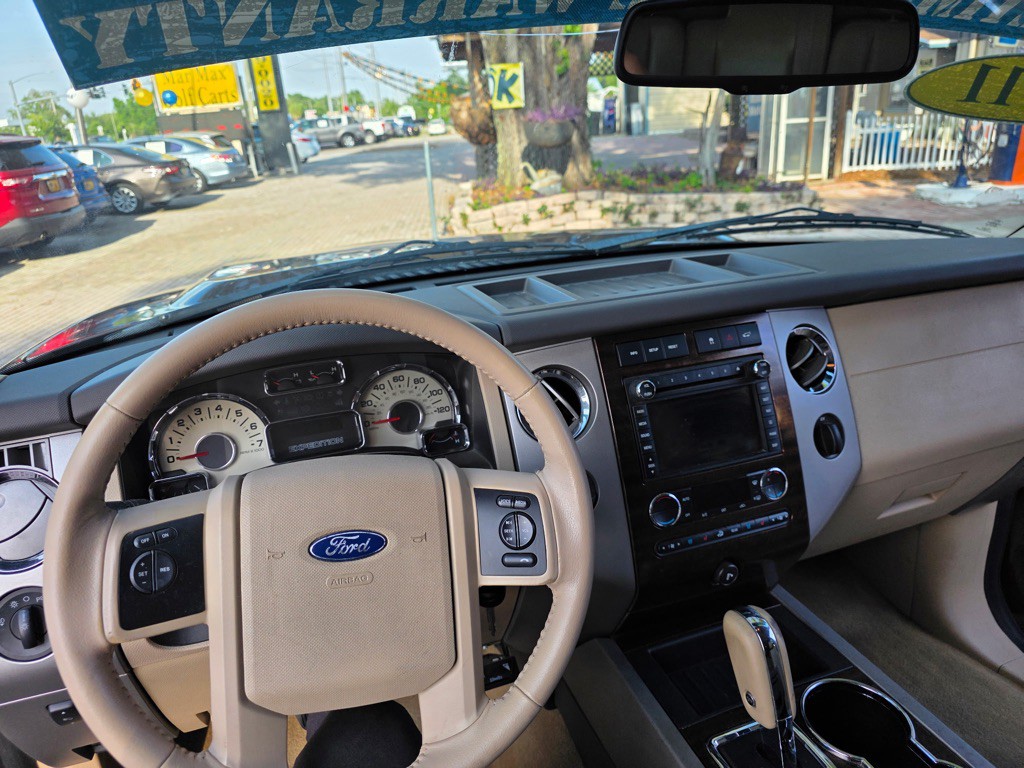 2011 Ford Expedition Image 19
