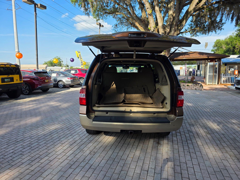 2011 Ford Expedition Image 25