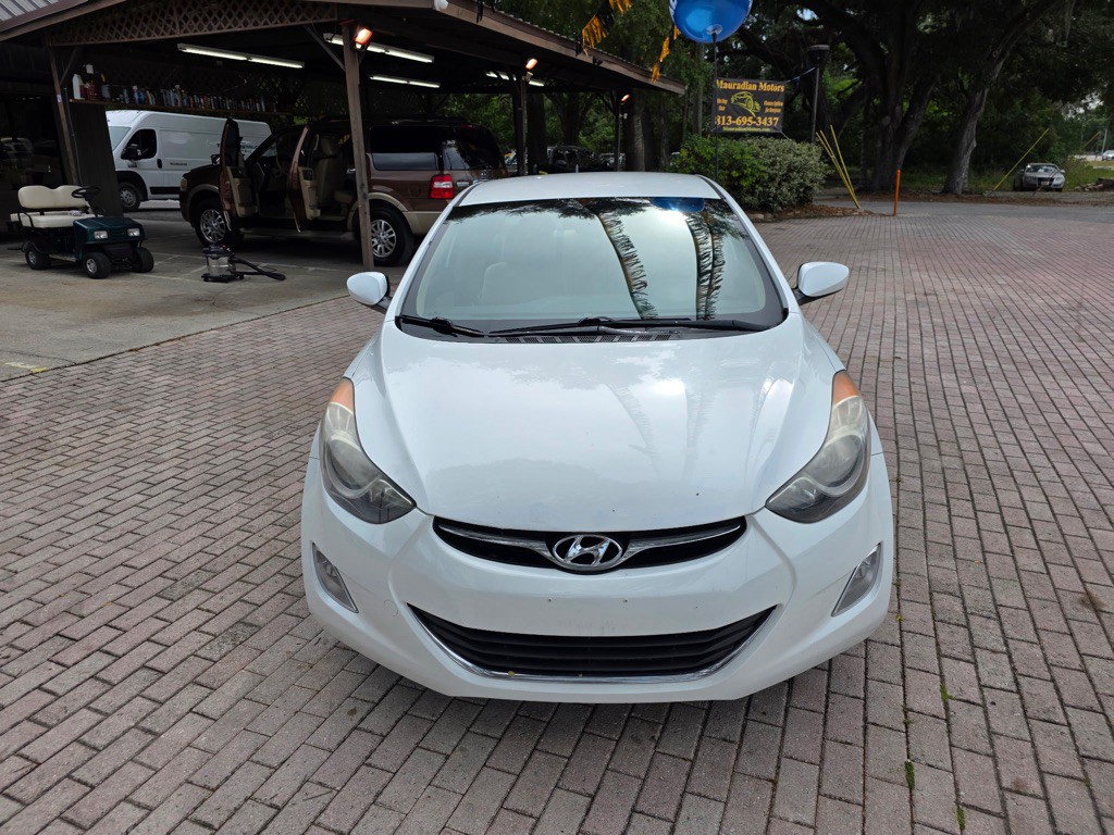 2013 Hyundai Elantra Image 2