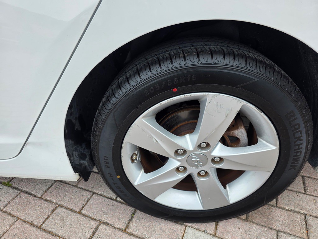 2013 Hyundai Elantra Image 5