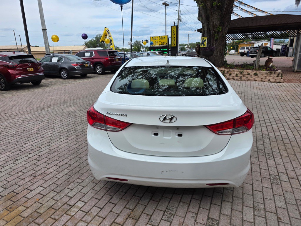 2013 Hyundai Elantra Image 6