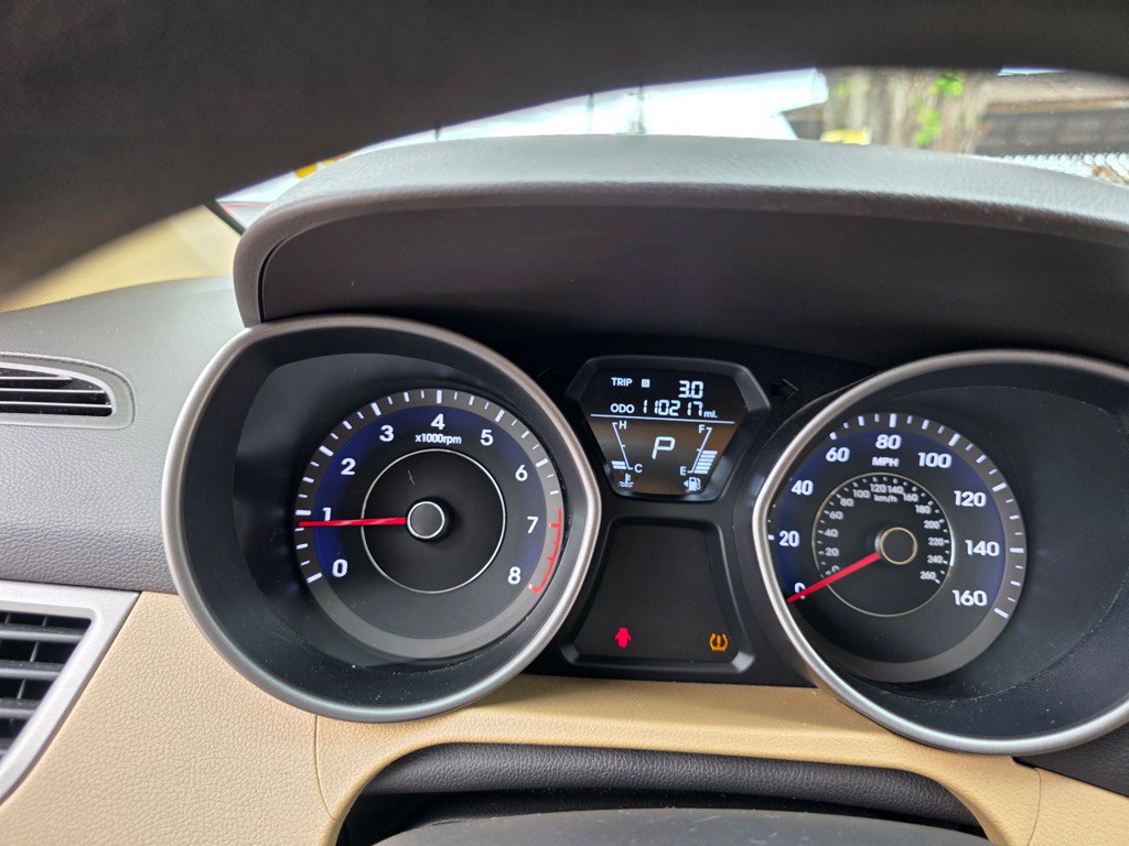 2013 Hyundai Elantra Image 16