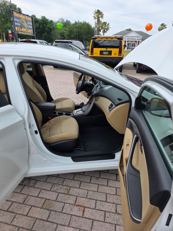 2013 Hyundai Elantra Image 18