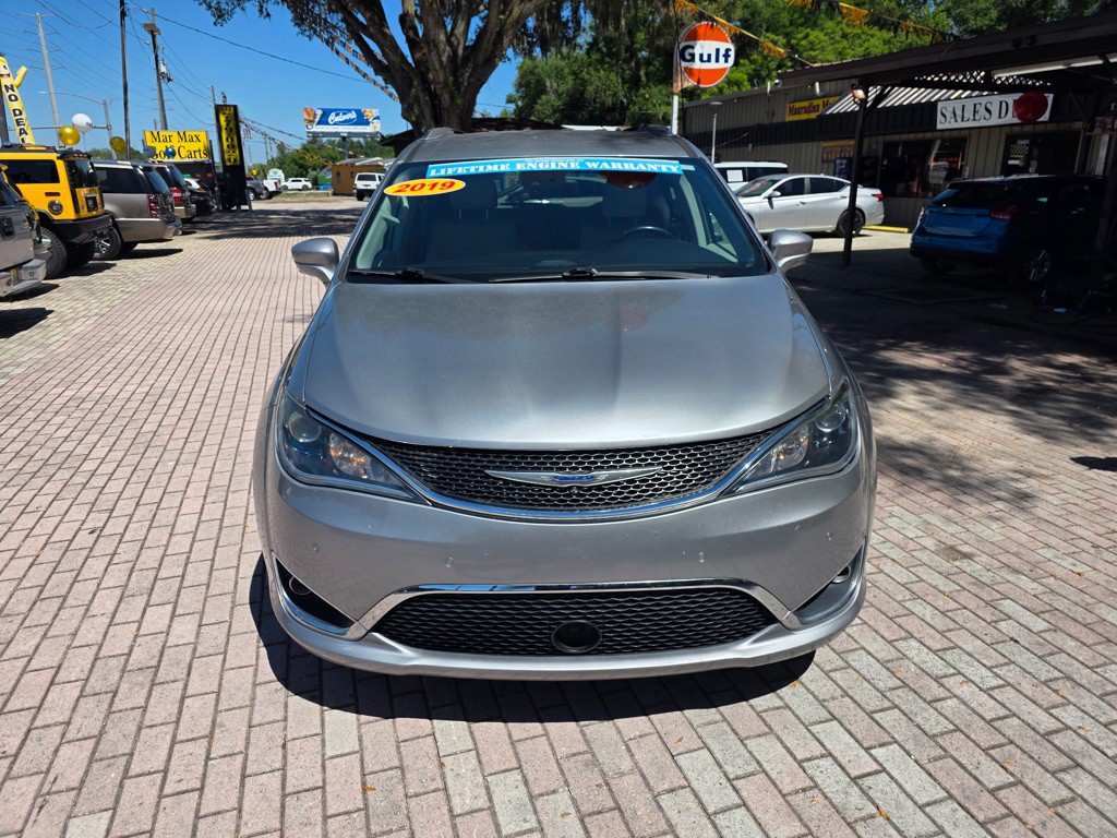 2019 Chrysler Pacifica Image 2