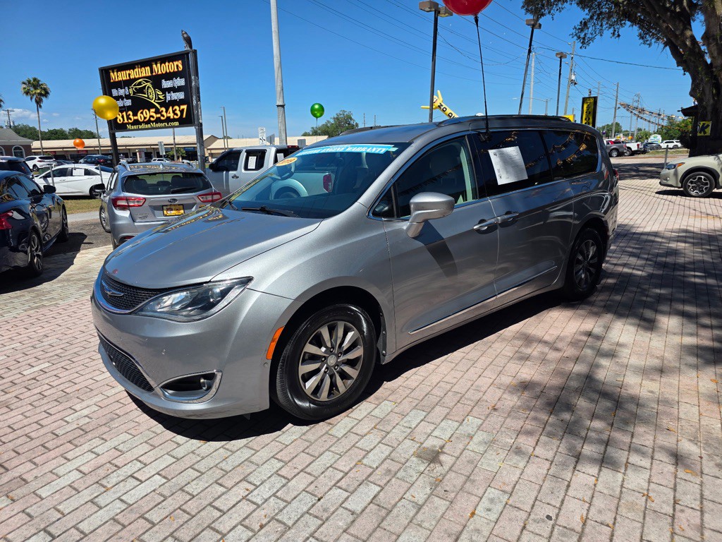 2019 Chrysler Pacifica Image 3