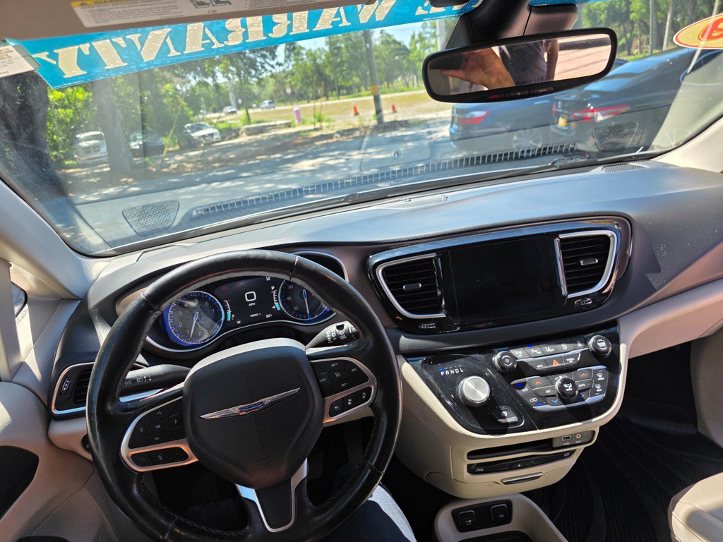 2019 Chrysler Pacifica Image 15