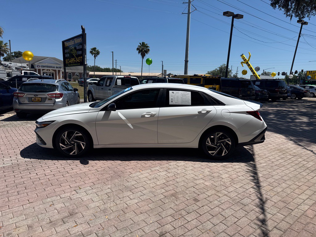 2025 Hyundai Elantra Image 5