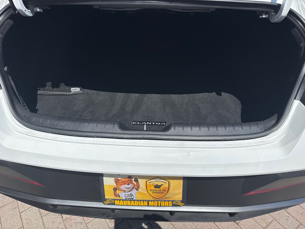 2025 Hyundai Elantra Image 16