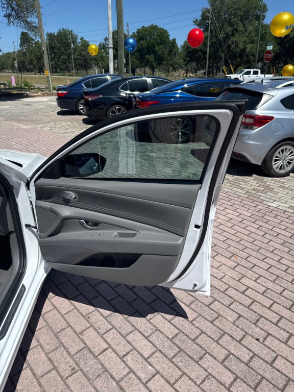 2025 Hyundai Elantra Image 19