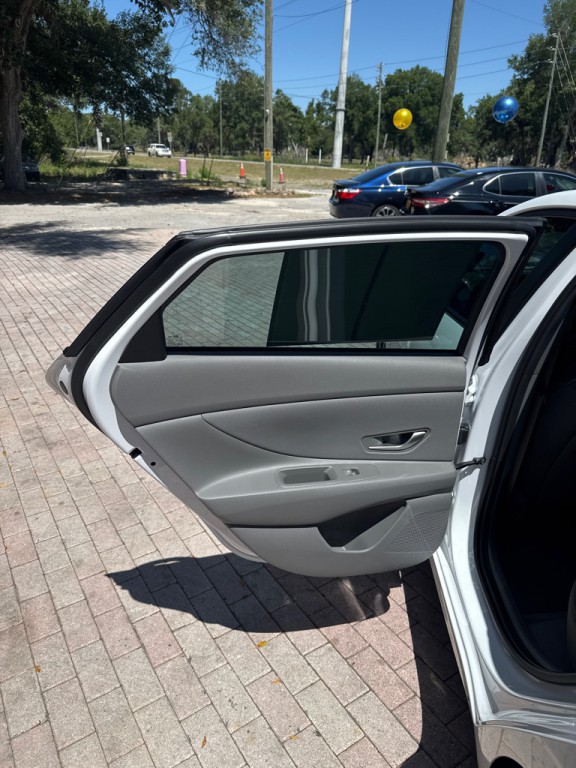 2025 Hyundai Elantra Image 20